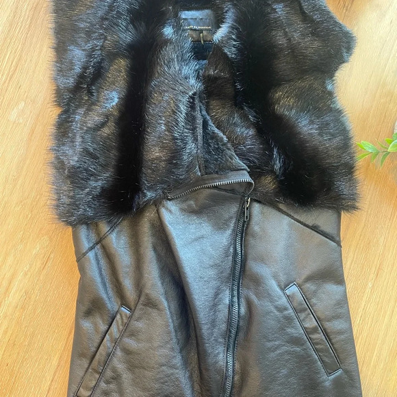 Jeans by Buffalo Women's Vest Black Faux Leather and Faux Fur Size Small - Picture 2 of 7